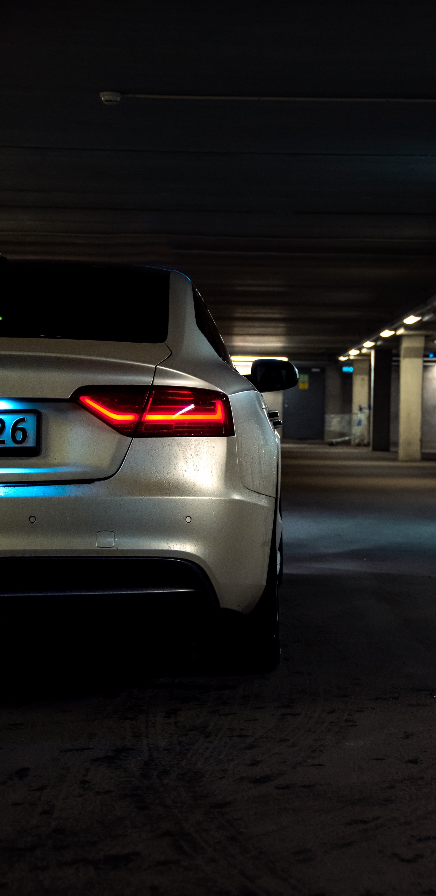 Silber Bmw m 3 Nachts Unterwegs. Wallpaper in 1440x2960 Resolution