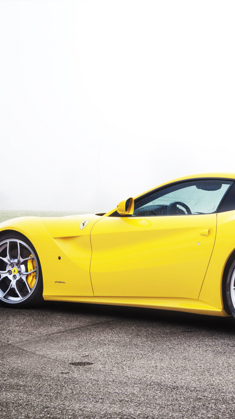 Amarillo Ferrari 458 Italia Coupe. Wallpaper in 750x1334 Resolution