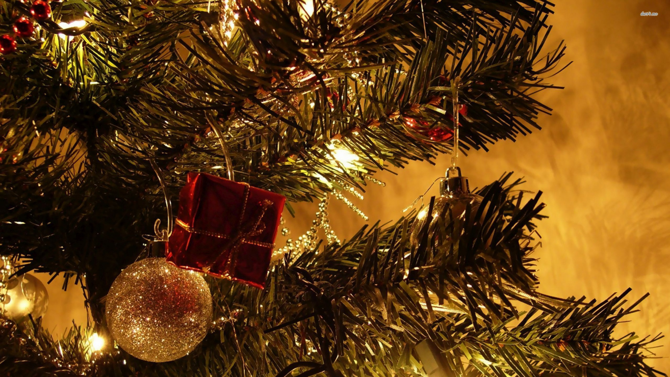 Adorno de Navidad, Navidad, Decoración de la Navidad, Luces de Navidad, Día de San Esteban. Wallpaper in 1366x768 Resolution