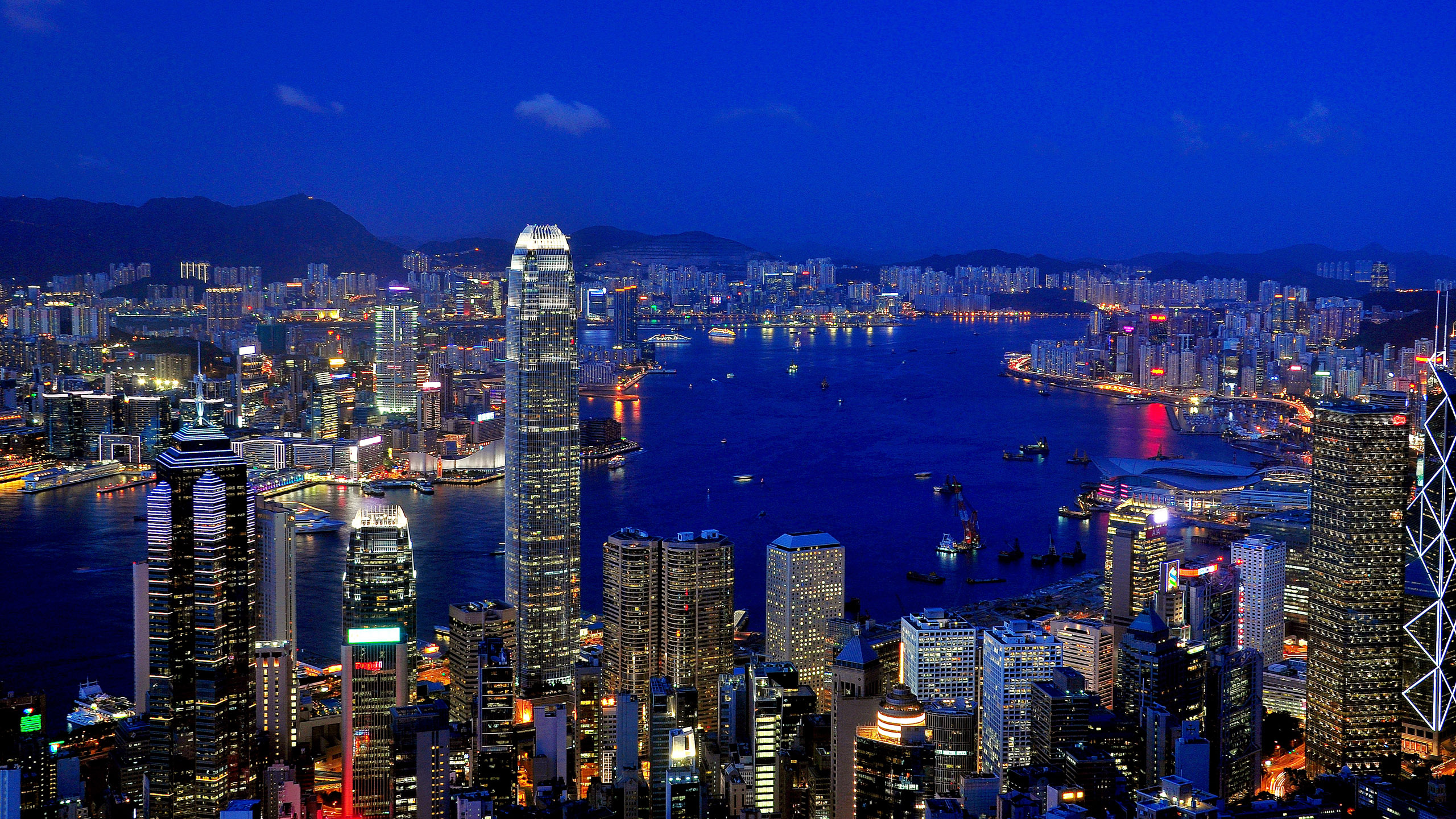 Skyline Der Stadt Bei Nacht Night. Wallpaper in 2560x1440 Resolution