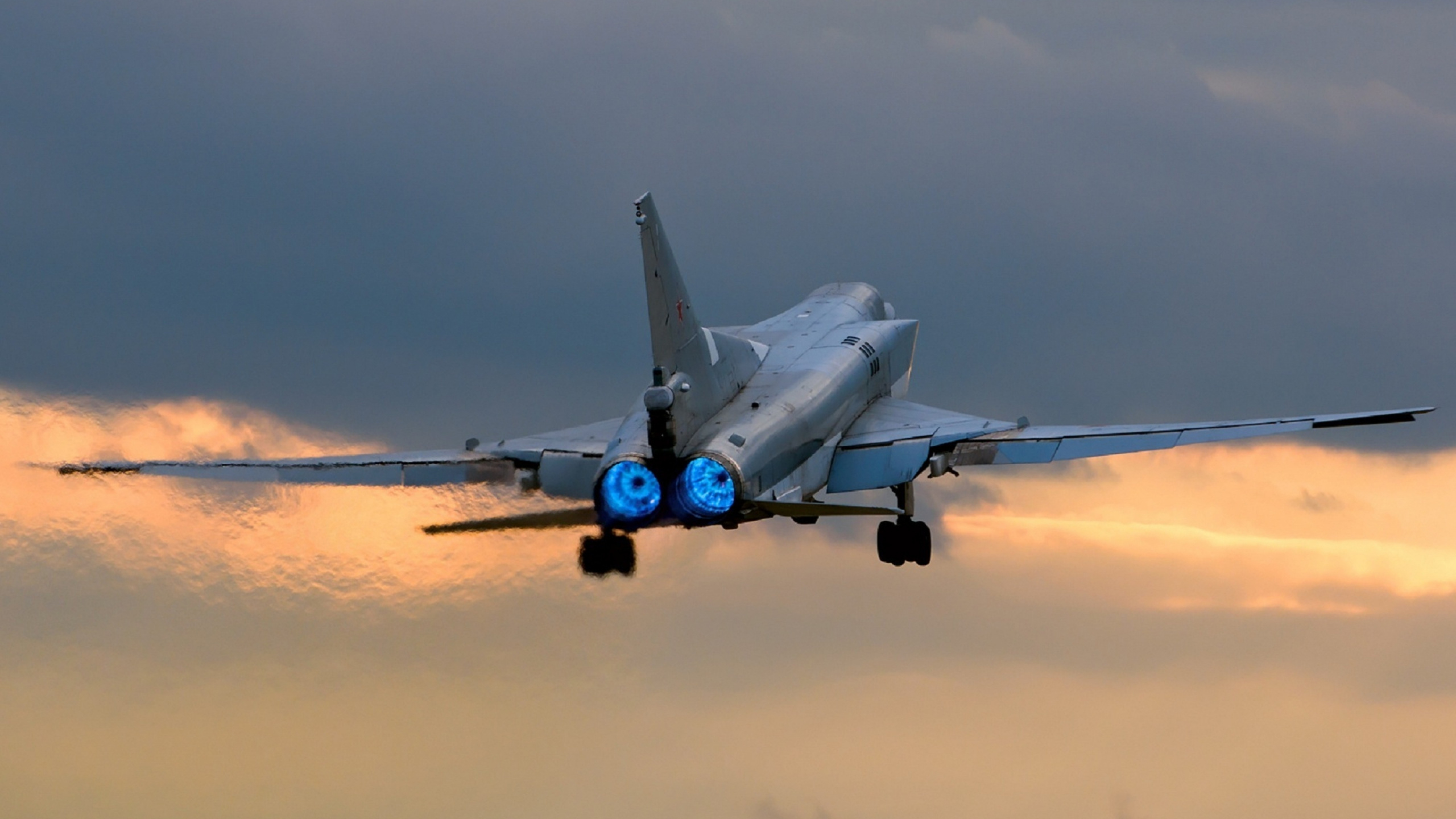 White and Blue Jet Plane Flying During Daytime. Wallpaper in 2560x1440 Resolution