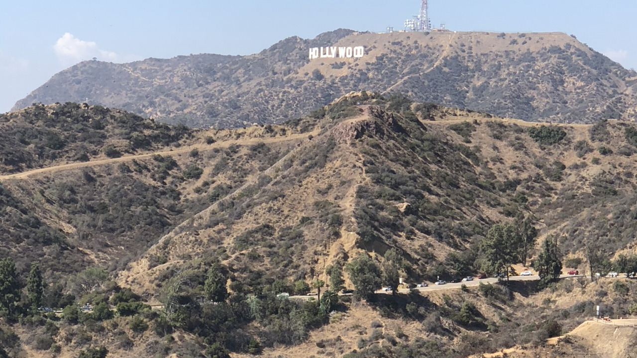 Hollywood Sign, Mountainous Landforms, Plant Community, Hill, Highland. Wallpaper in 1280x720 Resolution