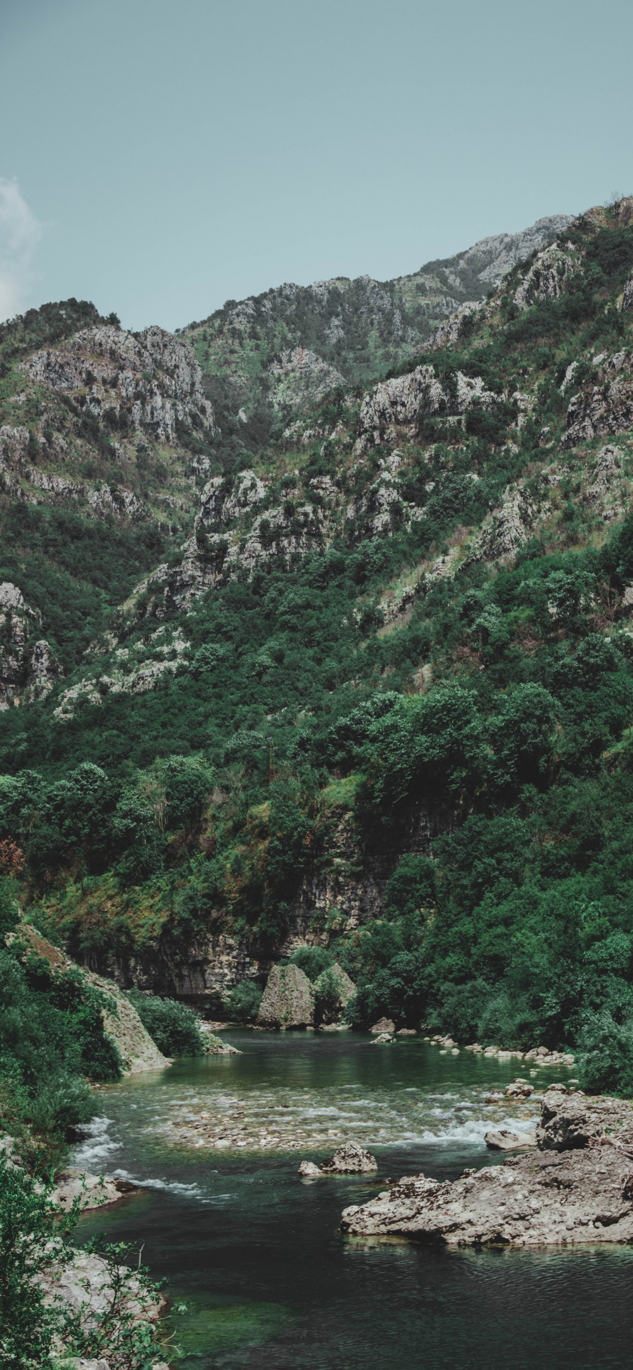 Wasser, Natur, Wildnis, Naturschutzgebiet, Bergigen Landschaftsformen. Wallpaper in 1242x2688 Resolution