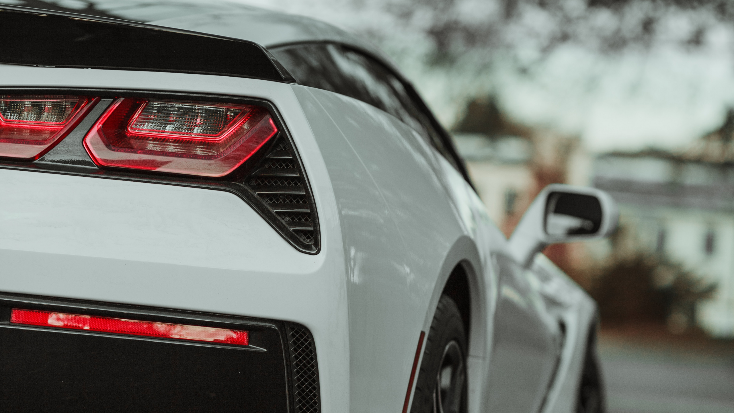 Bmw m 3 Blanco en la Carretera Durante el Día. Wallpaper in 2560x1440 Resolution