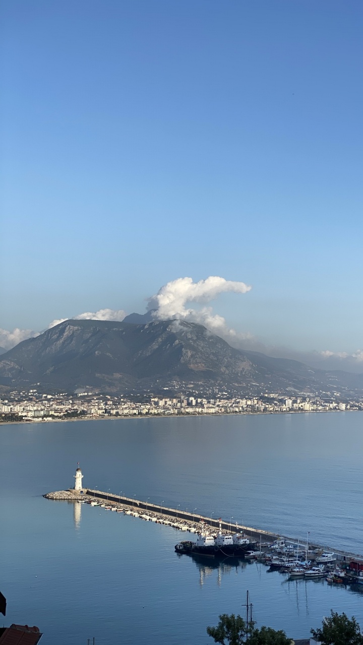 Alanya Castle-Ikale, Wasser, Cloud, Hochland, See. Wallpaper in 720x1280 Resolution