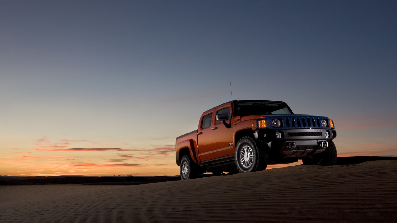 Black Jeep Wrangler on Desert During Daytime. Wallpaper in 1280x720 Resolution