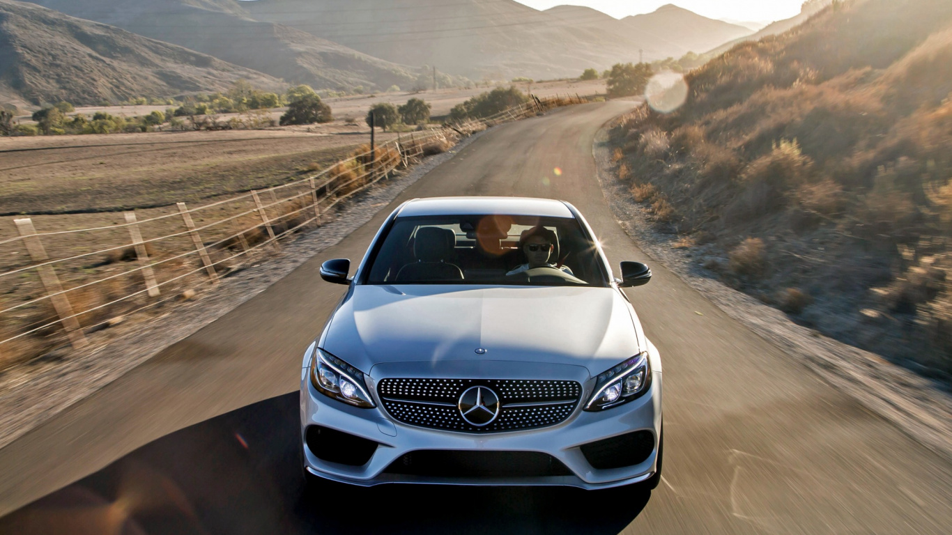 Blue Mercedes Benz Car on Road During Daytime. Wallpaper in 1366x768 Resolution