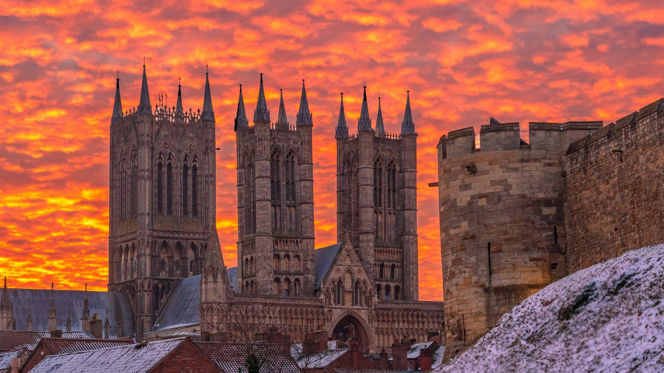 Catedral de Lincoln, Catedral de Ely, Catedral, Edificio, Ambiente. Wallpaper in 2560x1440 Resolution