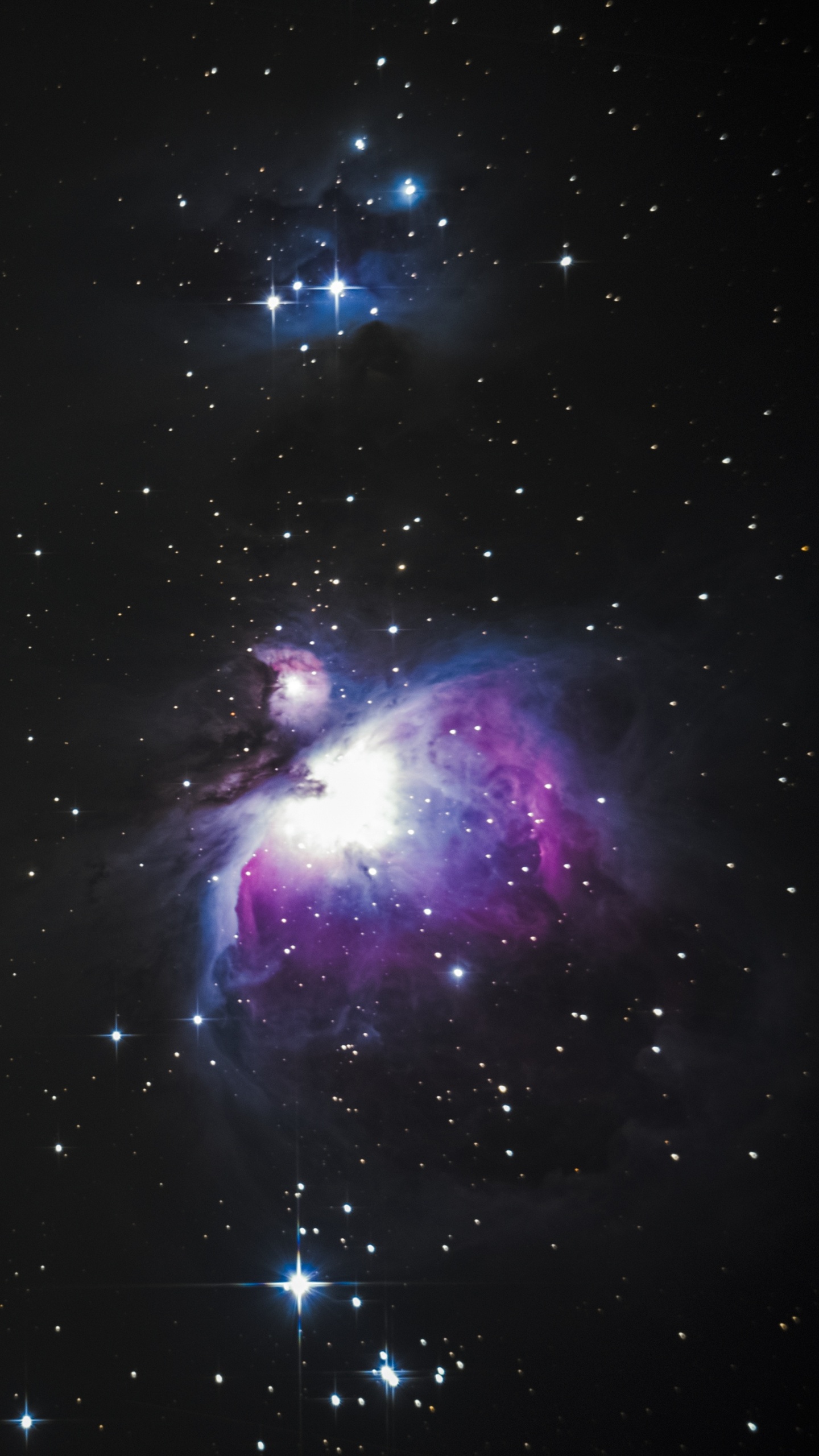Galaxie Violette et Bleue Avec Des Étoiles. Wallpaper in 1440x2560 Resolution