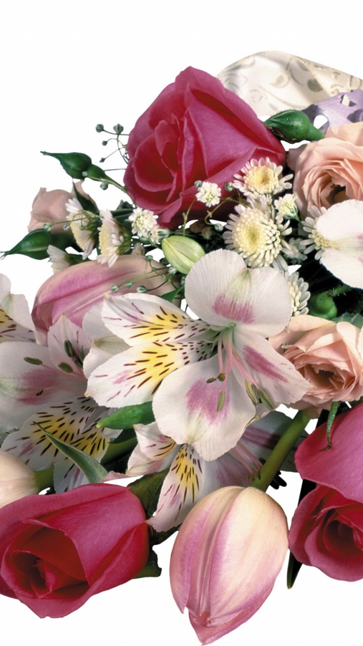 White and Pink Roses and Red Rose Bouquet. Wallpaper in 720x1280 Resolution