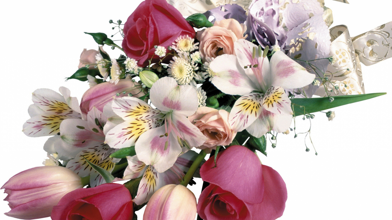 Weiße Und Rosa Rosen Und Roter Rosenstrauß. Wallpaper in 1366x768 Resolution