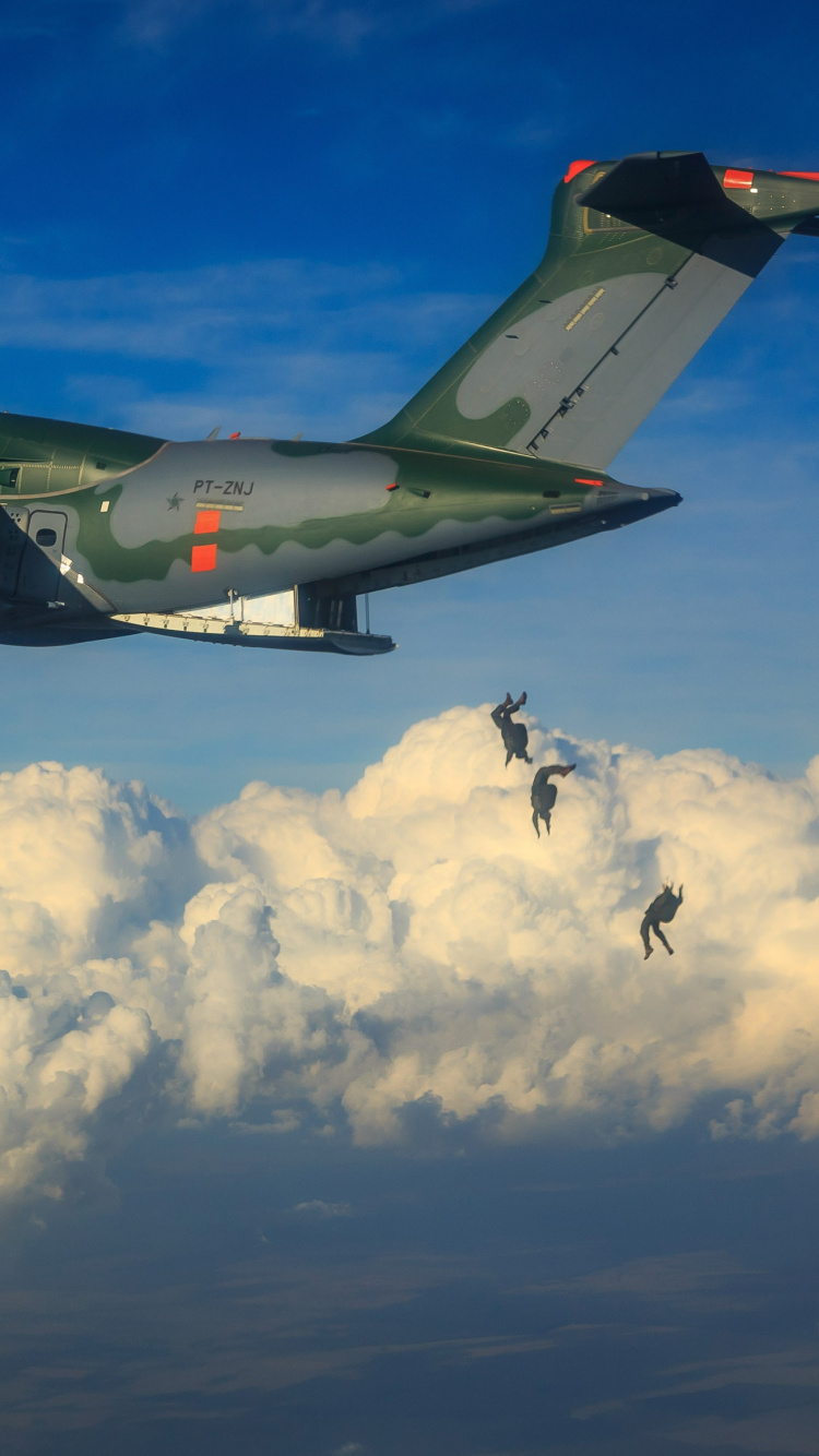 Black Jet Plane Flying in The Sky During Daytime. Wallpaper in 750x1334 Resolution