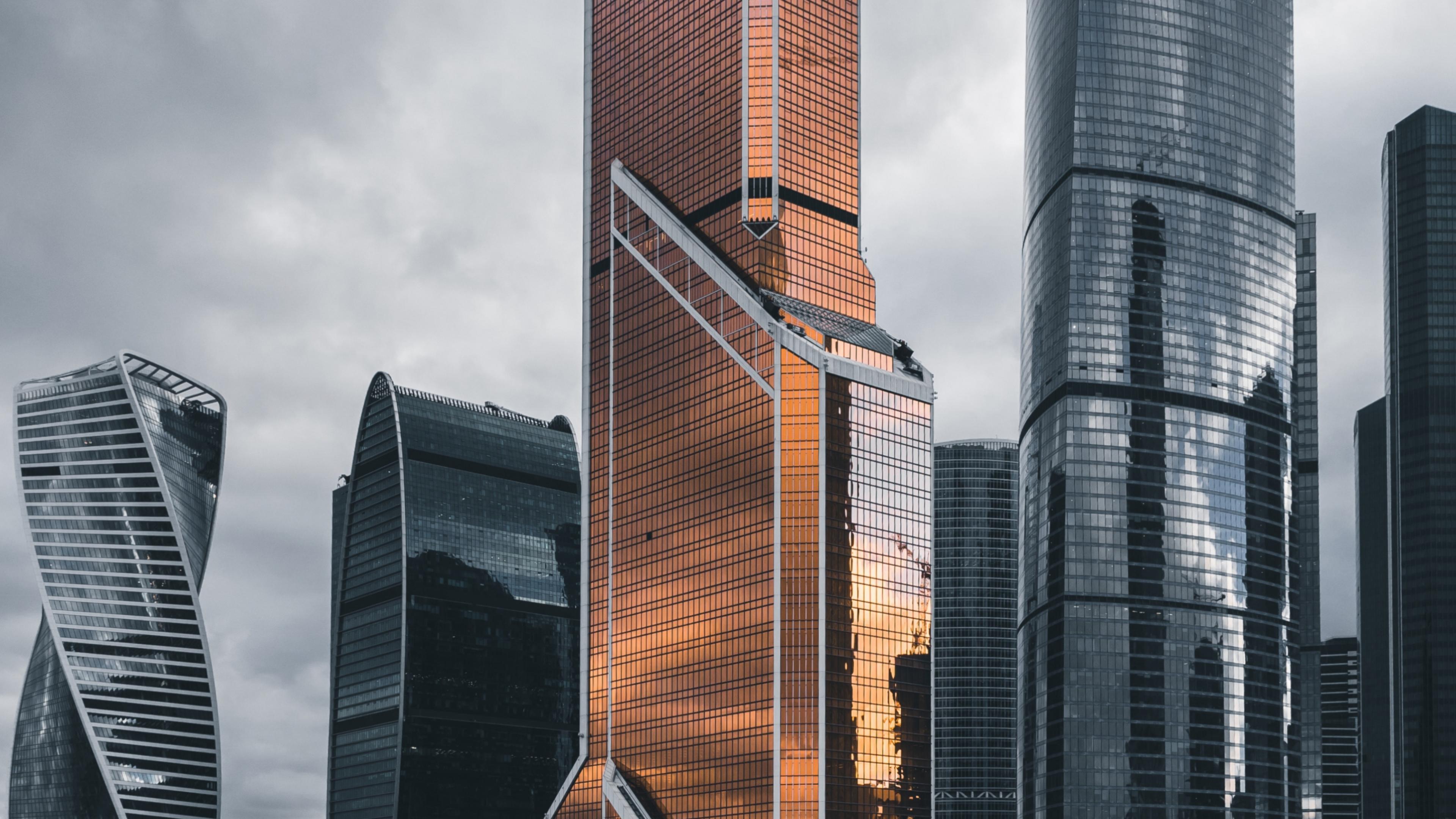 Brown and Gray High Rise Building. Wallpaper in 3840x2160 Resolution