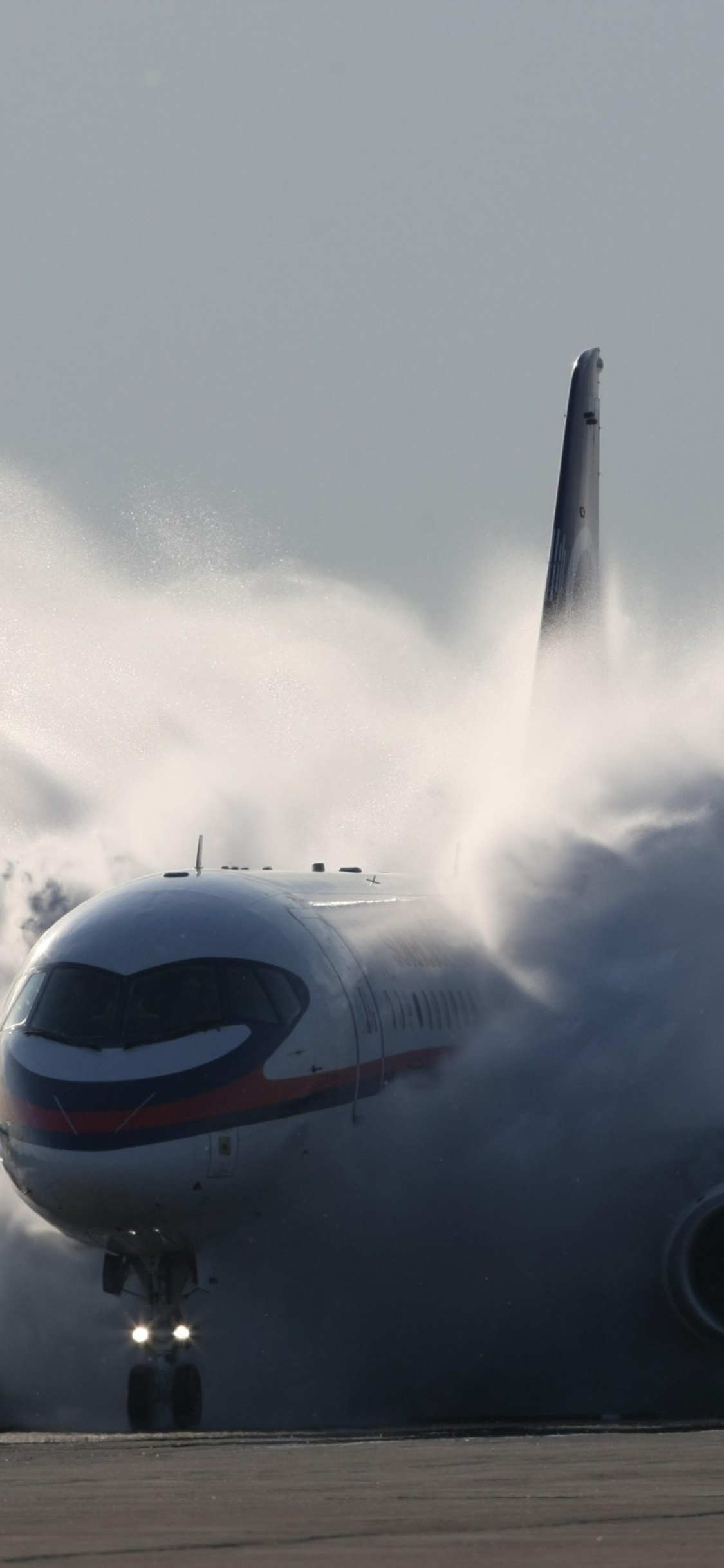 Aeronave, Vuelo, Sukhoi Superjet 100, Aviación, Los Viajes Aéreos. Wallpaper in 1125x2436 Resolution