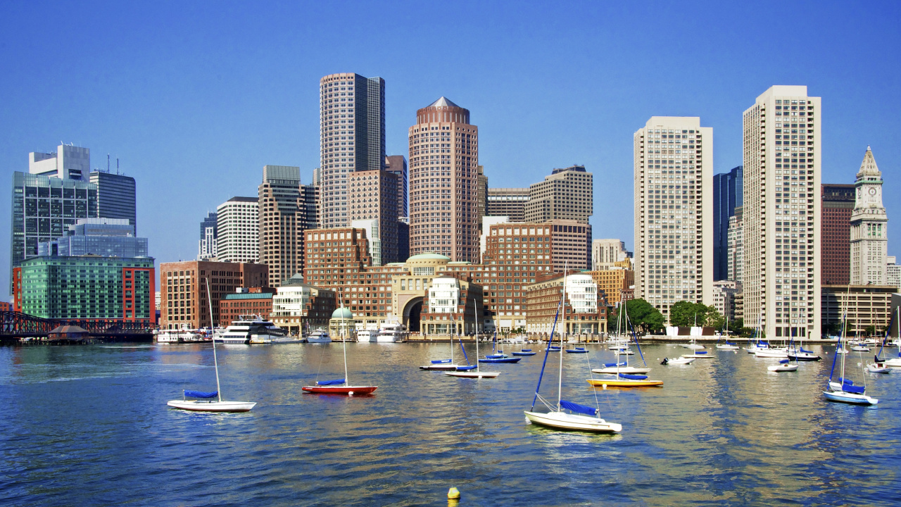 White and Red Boat on Sea Near City Buildings During Daytime. Wallpaper in 1280x720 Resolution