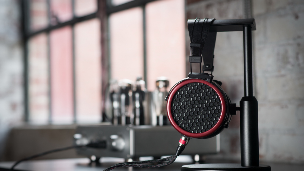 Auriculares Con Cable Negro y Rojo. Wallpaper in 1280x720 Resolution