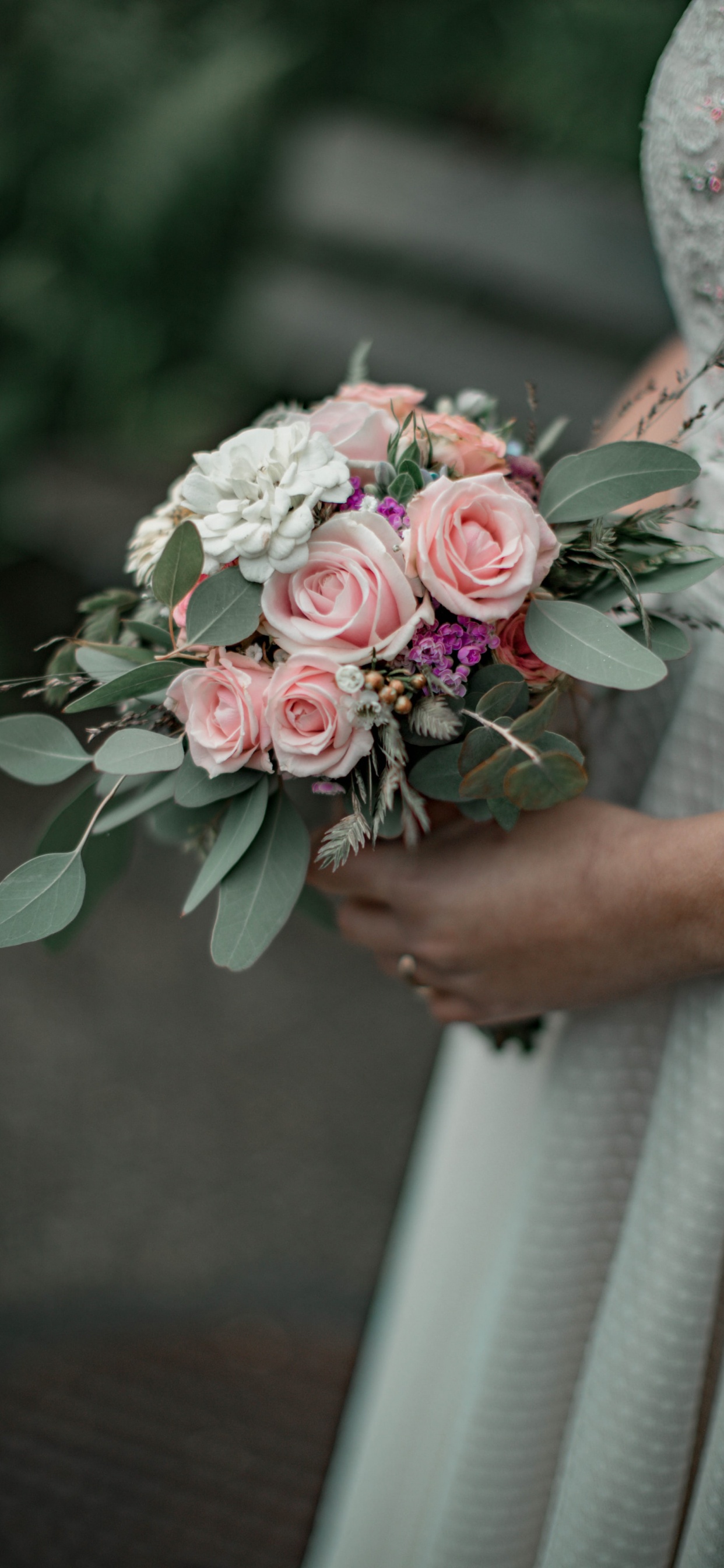 Robe de Mariée, Bouquet de Fleurs, Bride, Mariage Blanc, Robe de Mariée Fleurs. Wallpaper in 1242x2688 Resolution