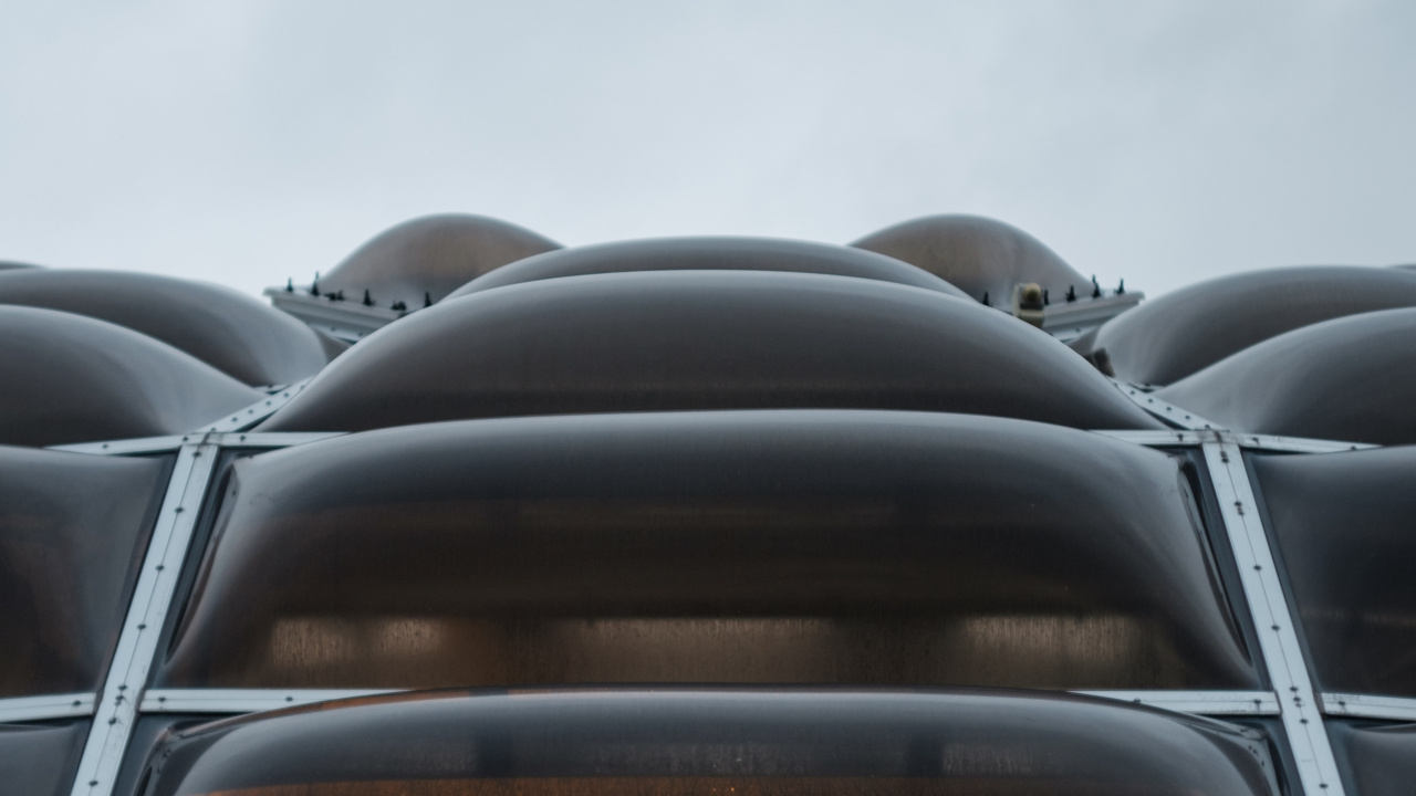 Estructura de Metal Gris y Marrón. Wallpaper in 1280x720 Resolution