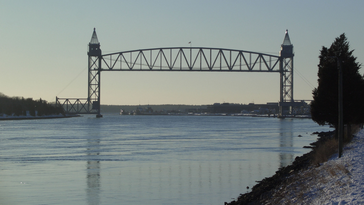 Bridge Over Water During Daytime. Wallpaper in 1280x720 Resolution
