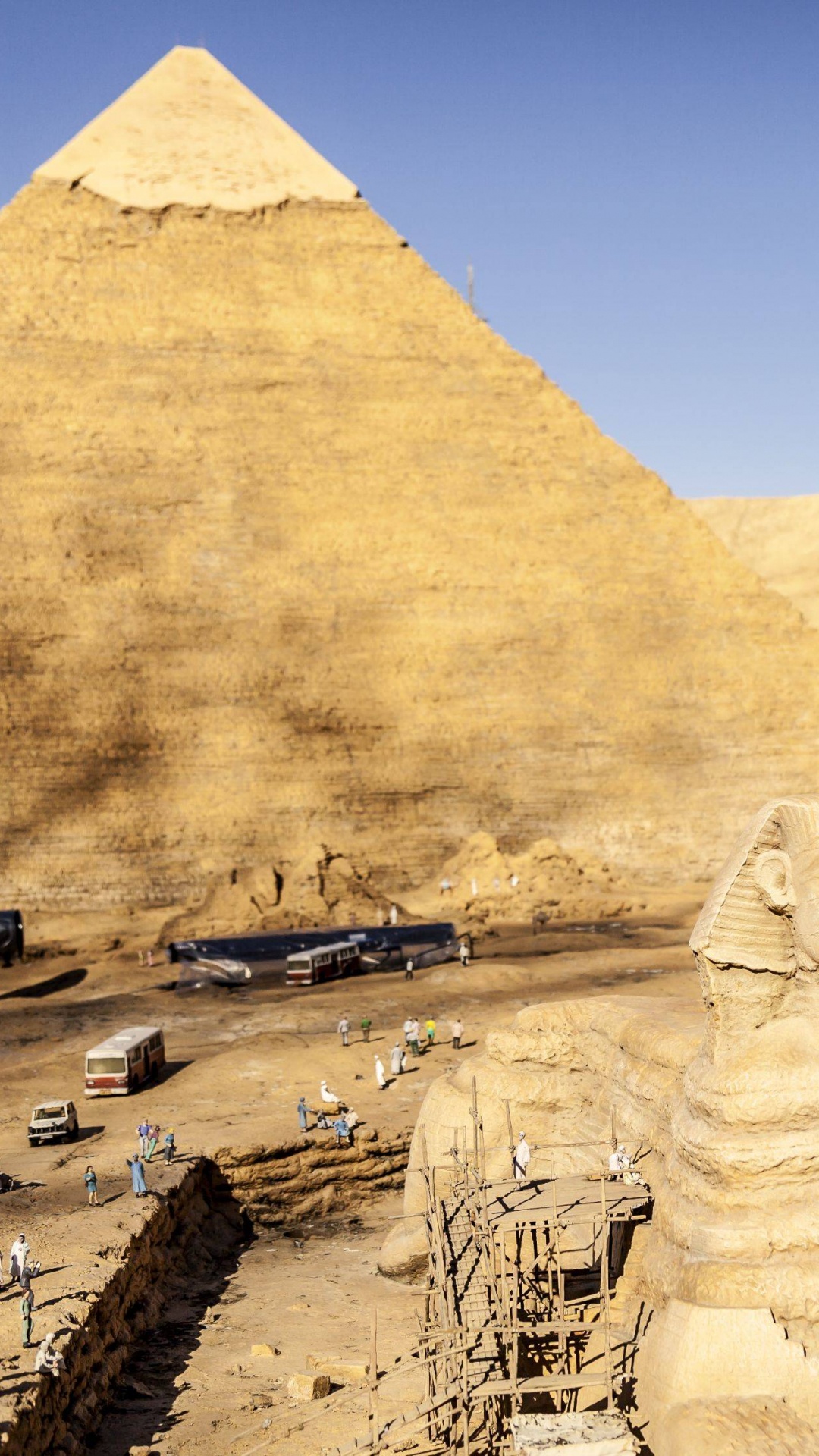 Brown Pyramid Under Blue Sky During Daytime. Wallpaper in 1080x1920 Resolution