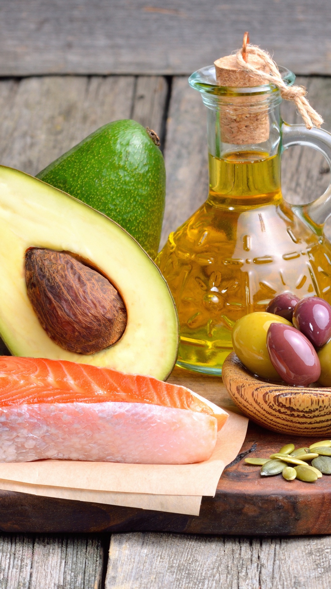 in Scheiben Geschnittene Avocadofrüchte Und Brot Auf Braunem Holzschneidebrett c. Wallpaper in 1080x1920 Resolution