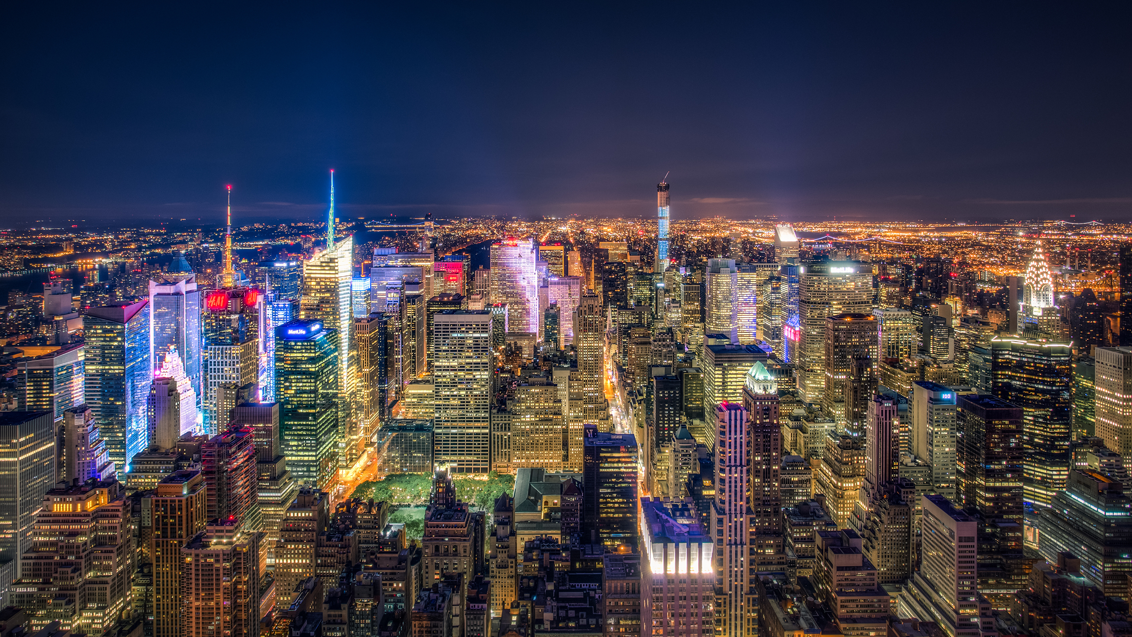 Horizon de la Ville Pendant la Nuit. Wallpaper in 3840x2160 Resolution