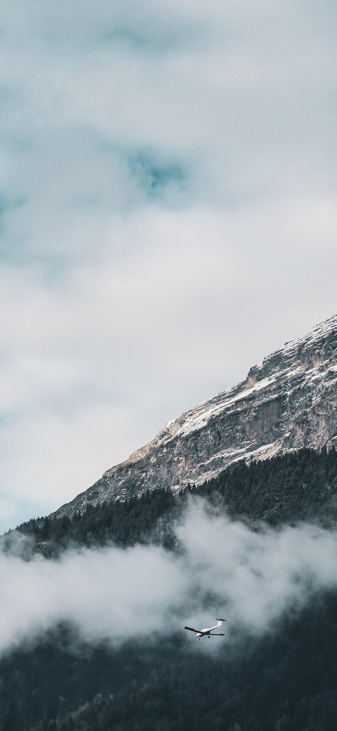 Cloud, Atmosphäre, Naturlandschaft, Piste, Cumulus. Wallpaper in 1125x2436 Resolution