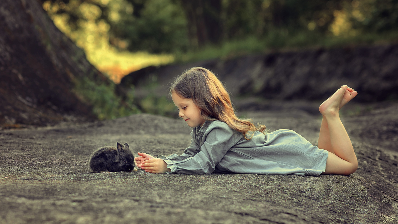 Nature, Beauty, Tree, Sitting, Grass. Wallpaper in 1280x720 Resolution