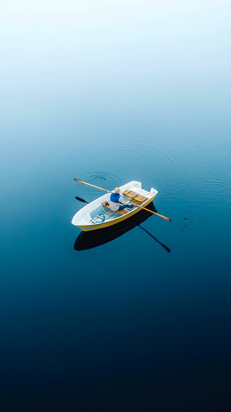 Reflexión, el Transporte Del Agua, Los Recursos de Agua, Agua, Barco. Wallpaper in 750x1334 Resolution