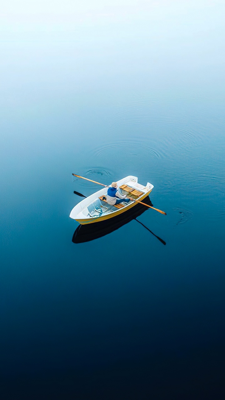 Réflexion, le Transport de L'eau, Les Ressources en Eau, Eau, Bateau. Wallpaper in 720x1280 Resolution