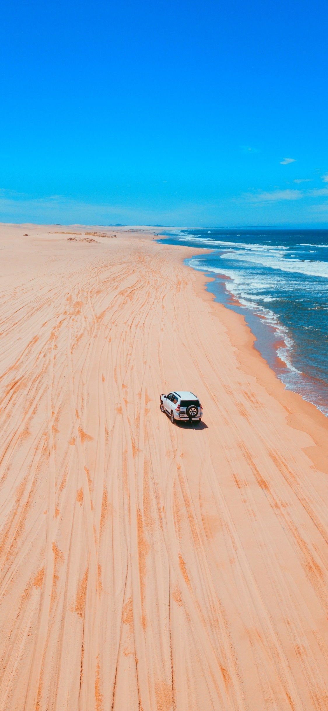 le Chant de Sable, Toyota Hilux, Toyota, Toyota Tacoma, du Hors-piste. Wallpaper in 1125x2436 Resolution