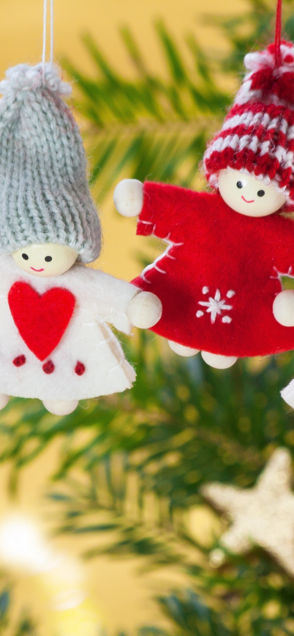 Christmas Day, Holiday, Christmas Tree, Christmas Ornament, Christmas Decoration. Wallpaper in 1242x2688 Resolution