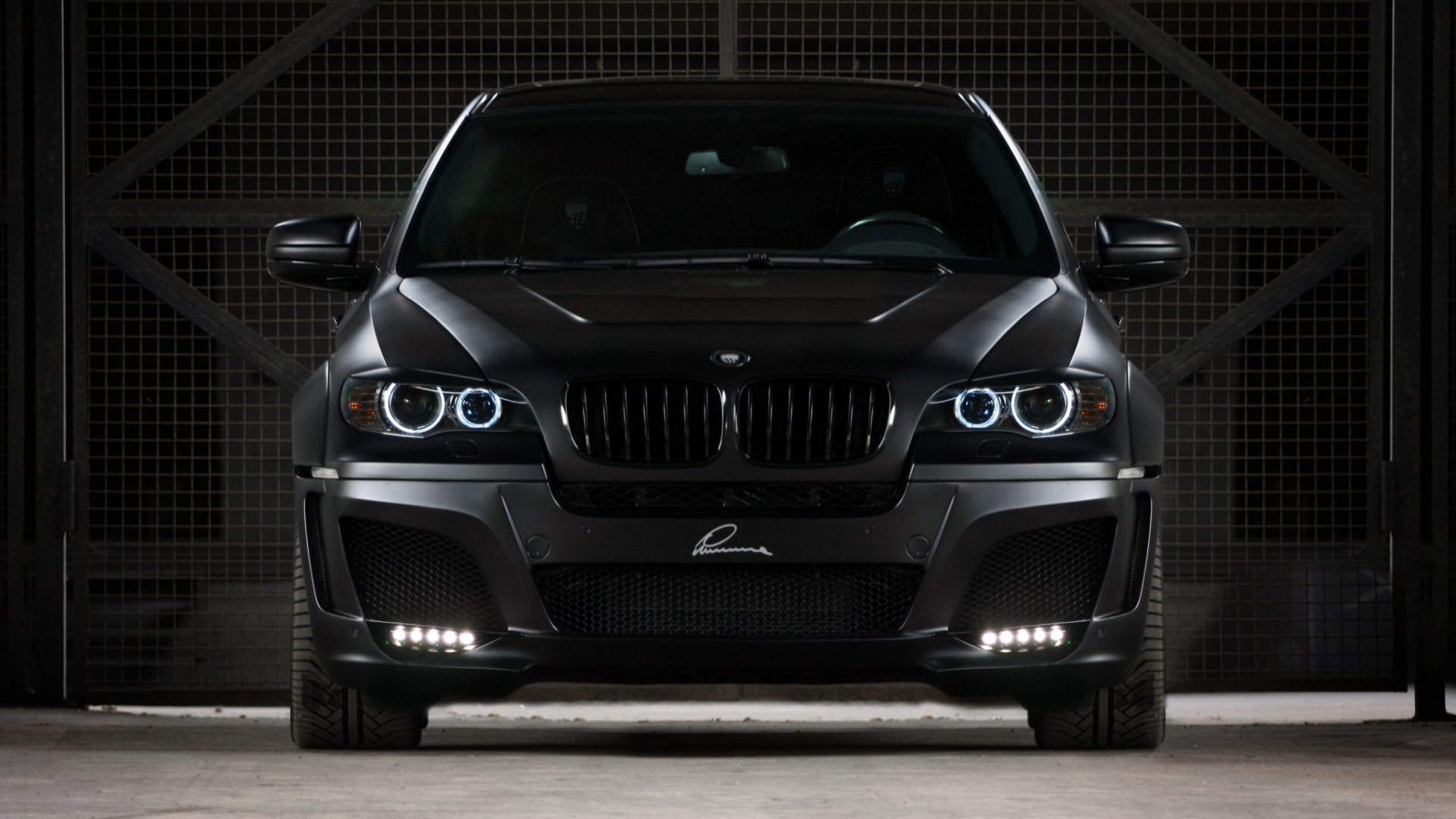 Coche BMW Negro Sobre Carretera de Asfalto Gris. Wallpaper in 1920x1080 Resolution