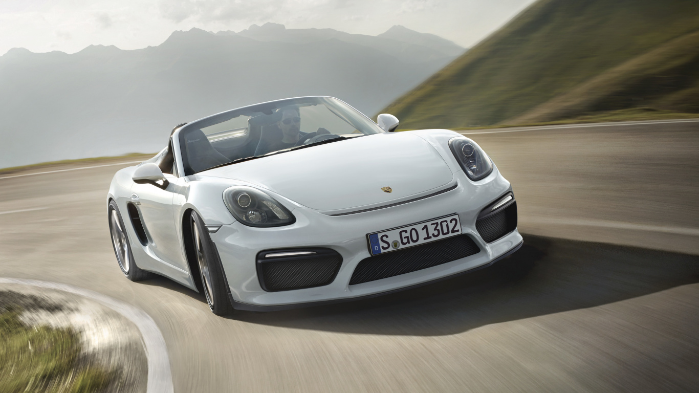 Porsche 911 Blanche Sur Route Pendant la Journée. Wallpaper in 1366x768 Resolution