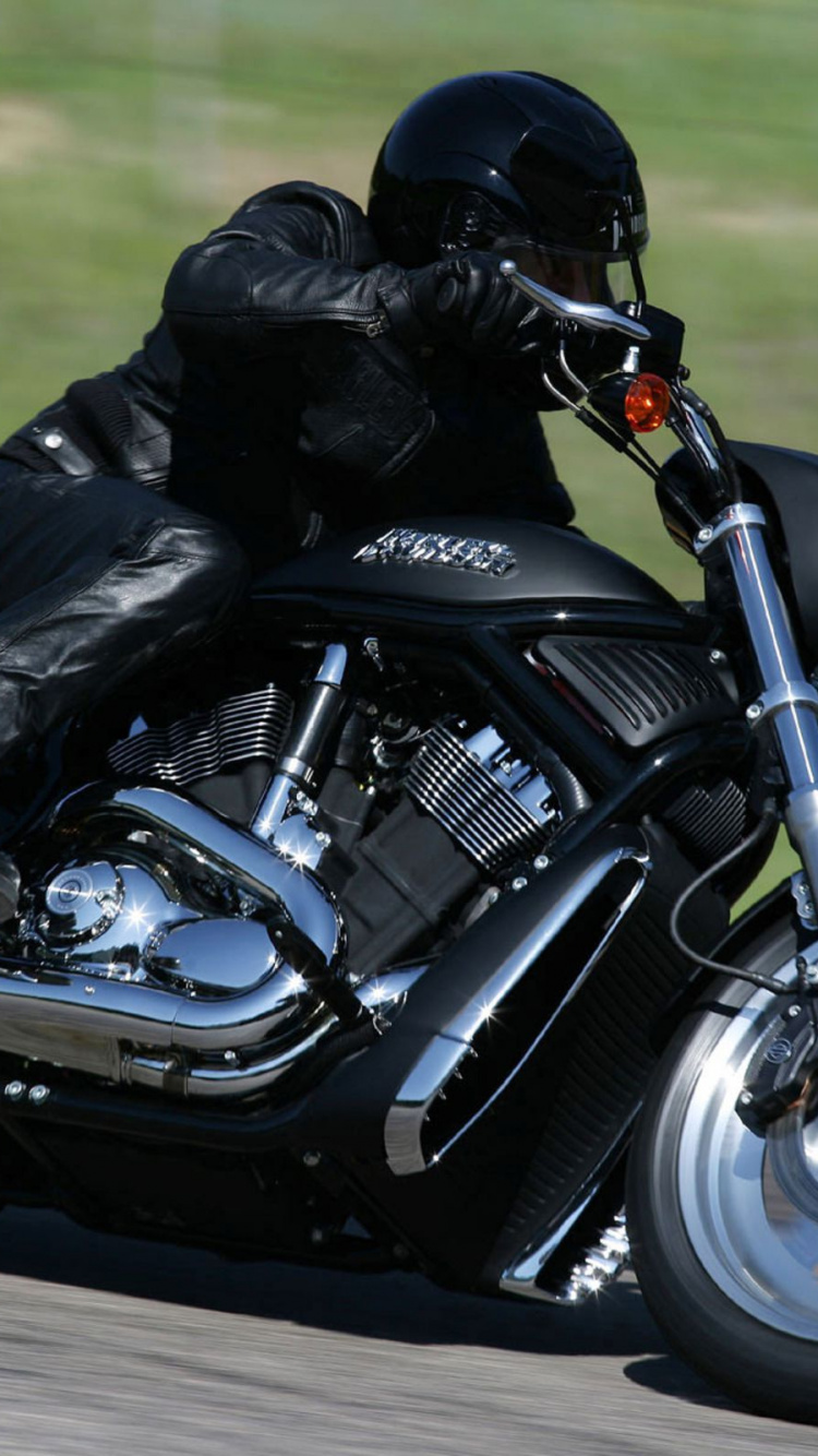 Homme en Blouson de Cuir Noir Équitation Moto Noire. Wallpaper in 750x1334 Resolution