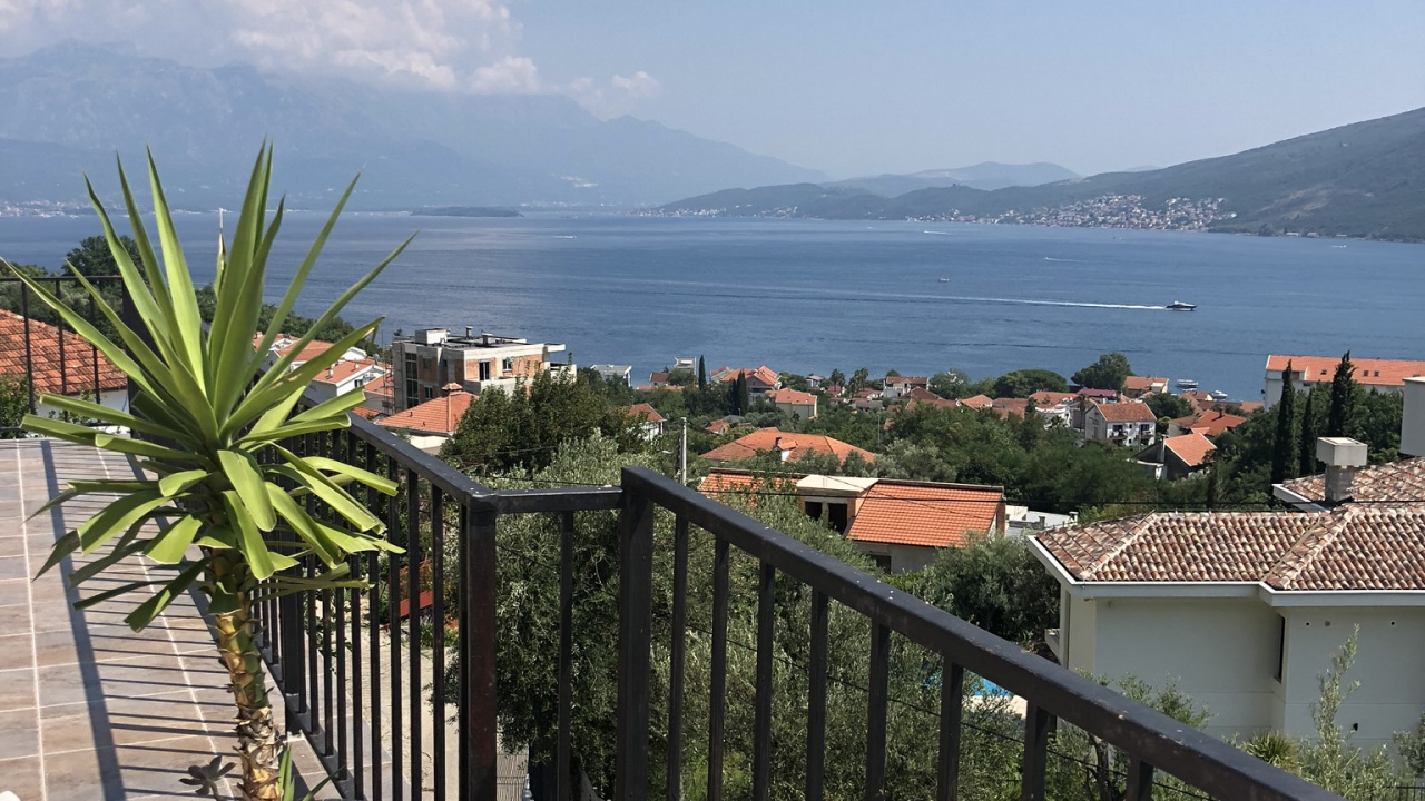 Balcony, Body of Water, Nature, Mountainous Landforms, Vegetation. Wallpaper in 1280x720 Resolution