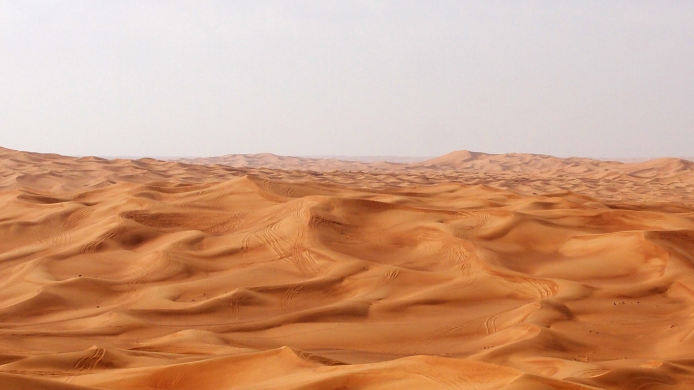 Desert Under Blue Sky During Daytime. Wallpaper in 1366x768 Resolution