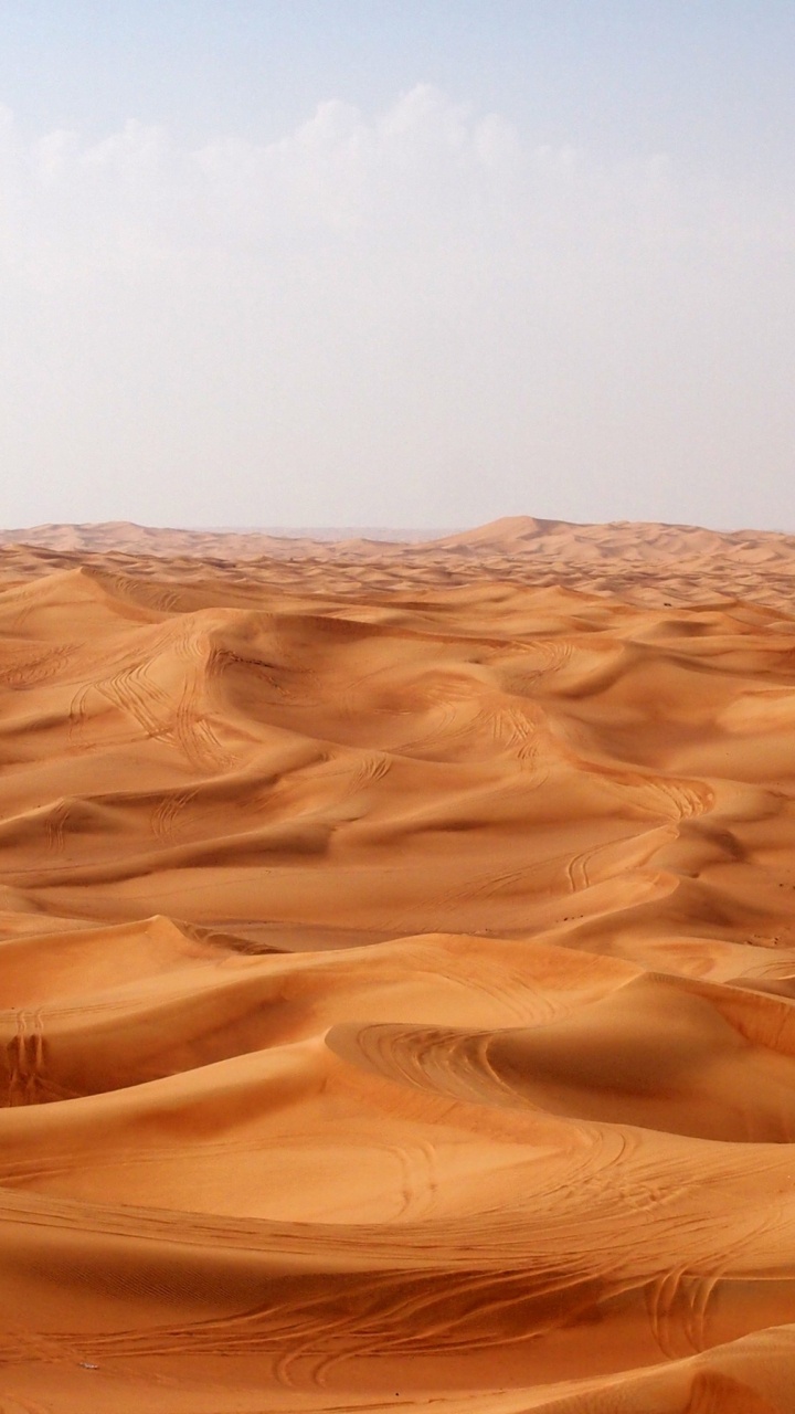 Desert Under Blue Sky During Daytime. Wallpaper in 720x1280 Resolution