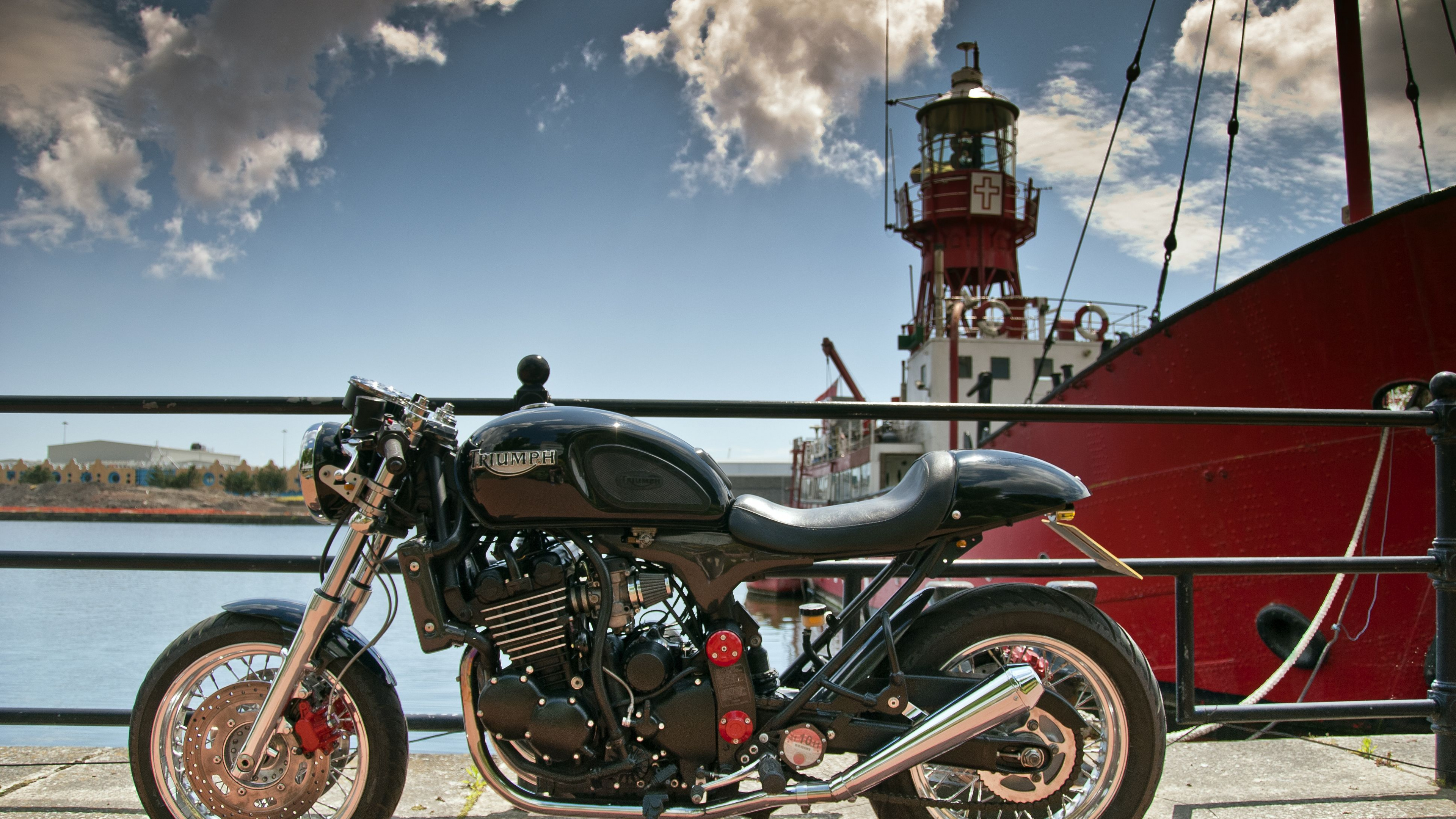 Black and Silver Cruiser Motorcycle. Wallpaper in 3840x2160 Resolution