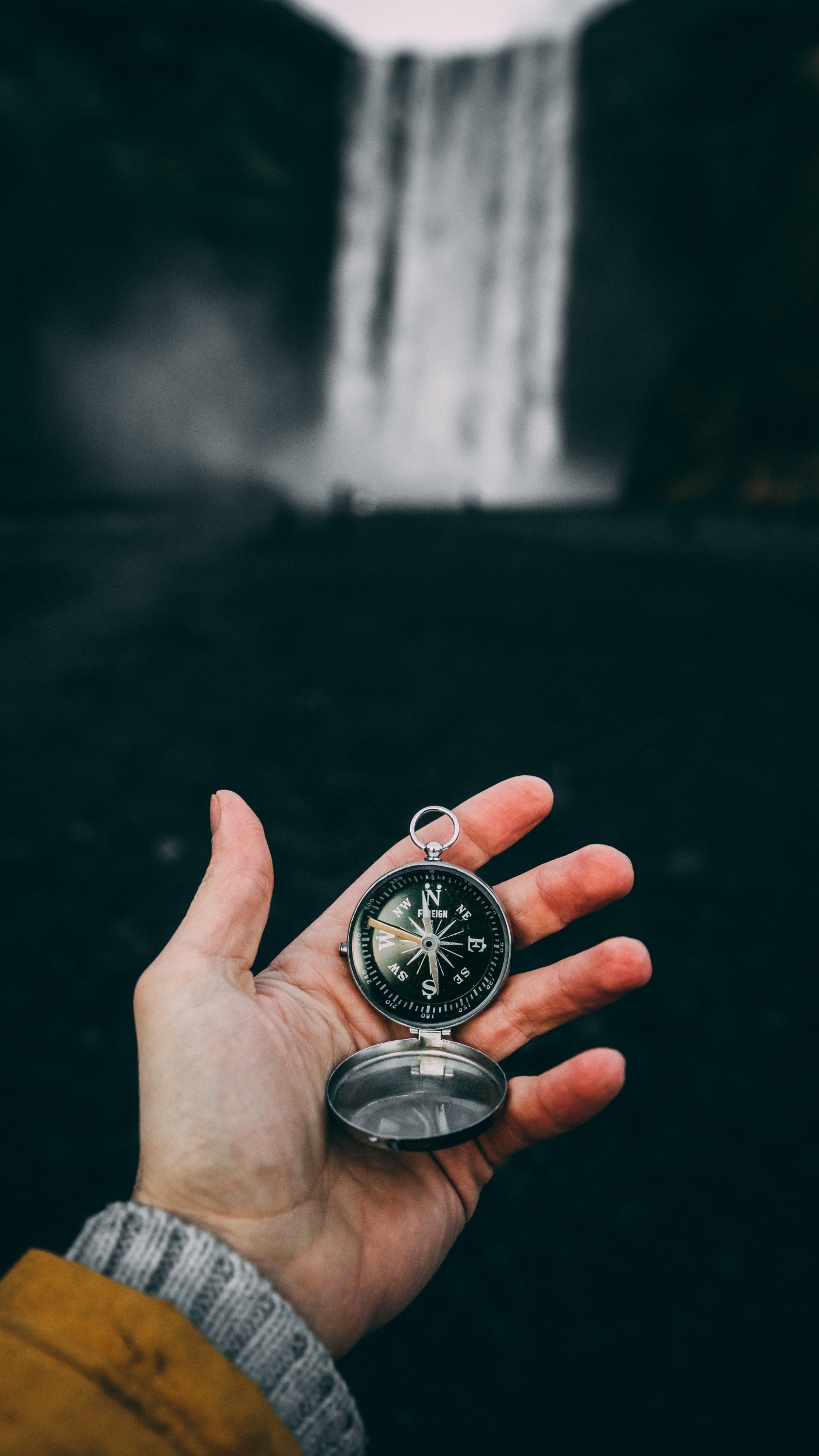 Person Holding Silver Round Analog Watch. Wallpaper in 1440x2560 Resolution