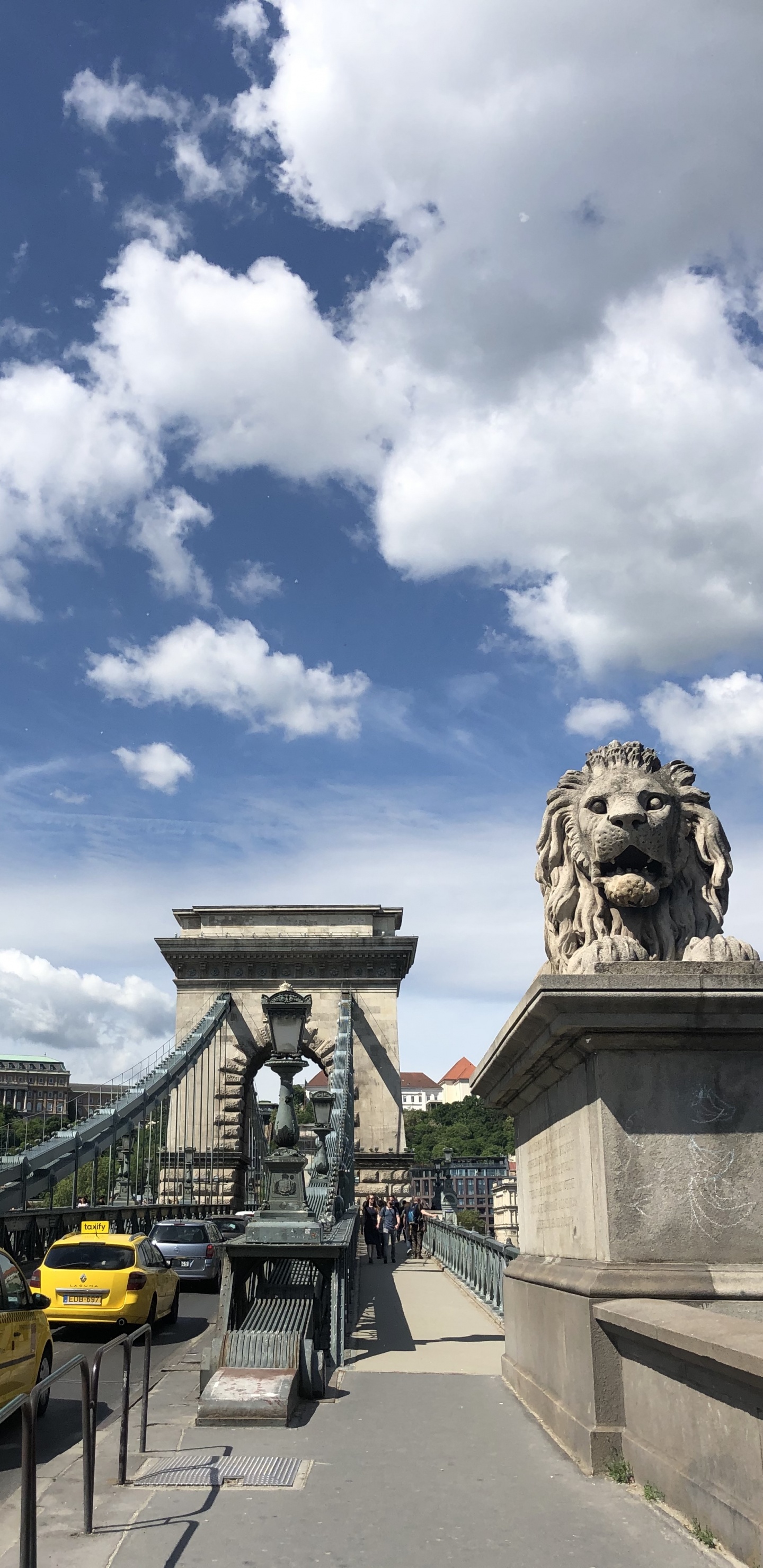 布达佩斯, Szchenyi链桥, 运输, 出租车, 里程碑 壁纸 1440x2960 允许