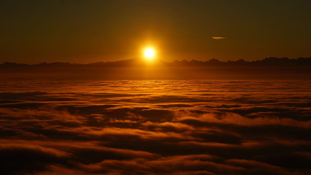 Puesta de Sol Sobre Las Nubes. Wallpaper in 1280x720 Resolution