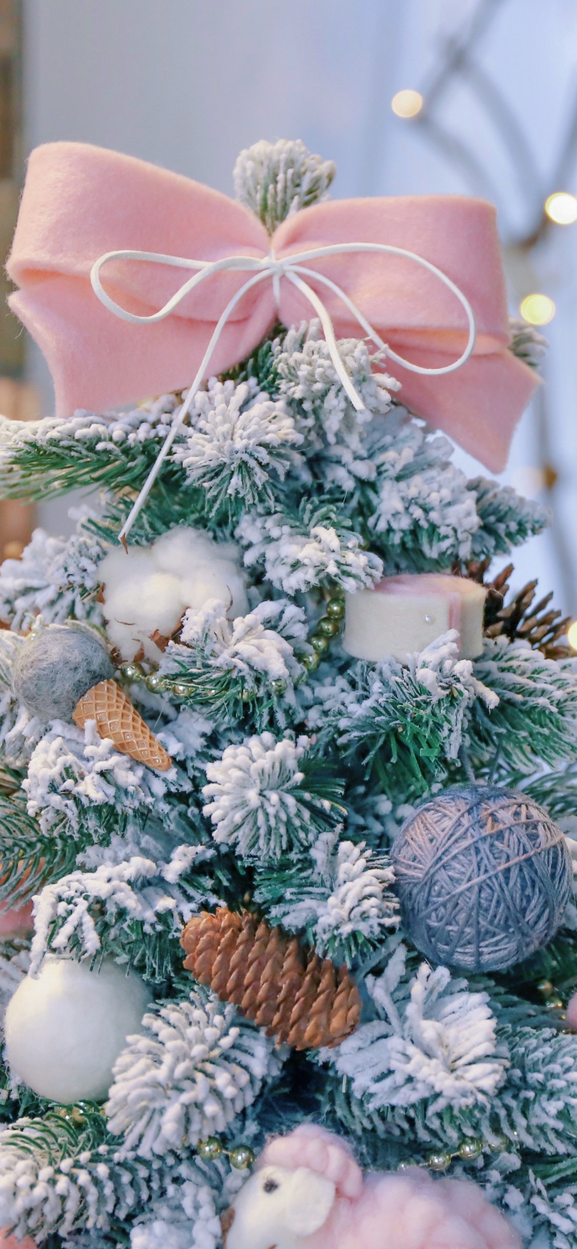 El Día De Navidad, Decoración de la Navidad, Nochevieja, Adorno de Navidad, Navidad. Wallpaper in 1125x2436 Resolution