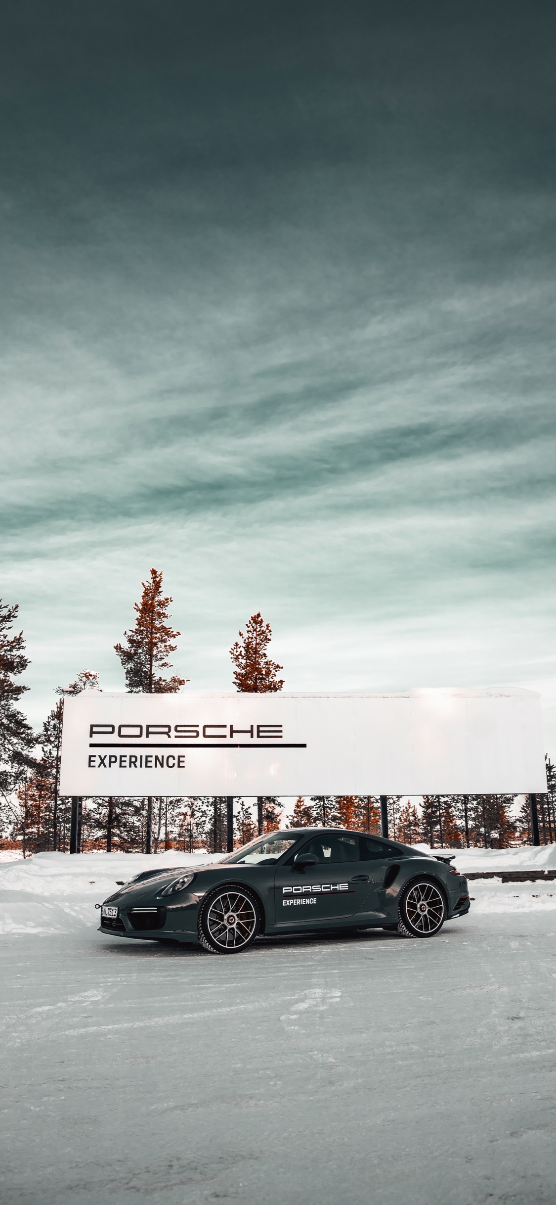 Porsche, Porsche 718 Cayman, Porsche 911, Pneu, Roue. Wallpaper in 1125x2436 Resolution