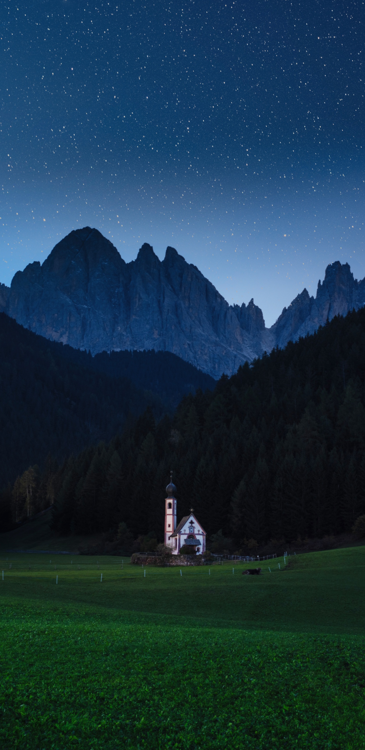 Green, Les Reliefs Montagneux, Paysage Naturel, Gamme de Montagne, Nuit. Wallpaper in 1440x2960 Resolution