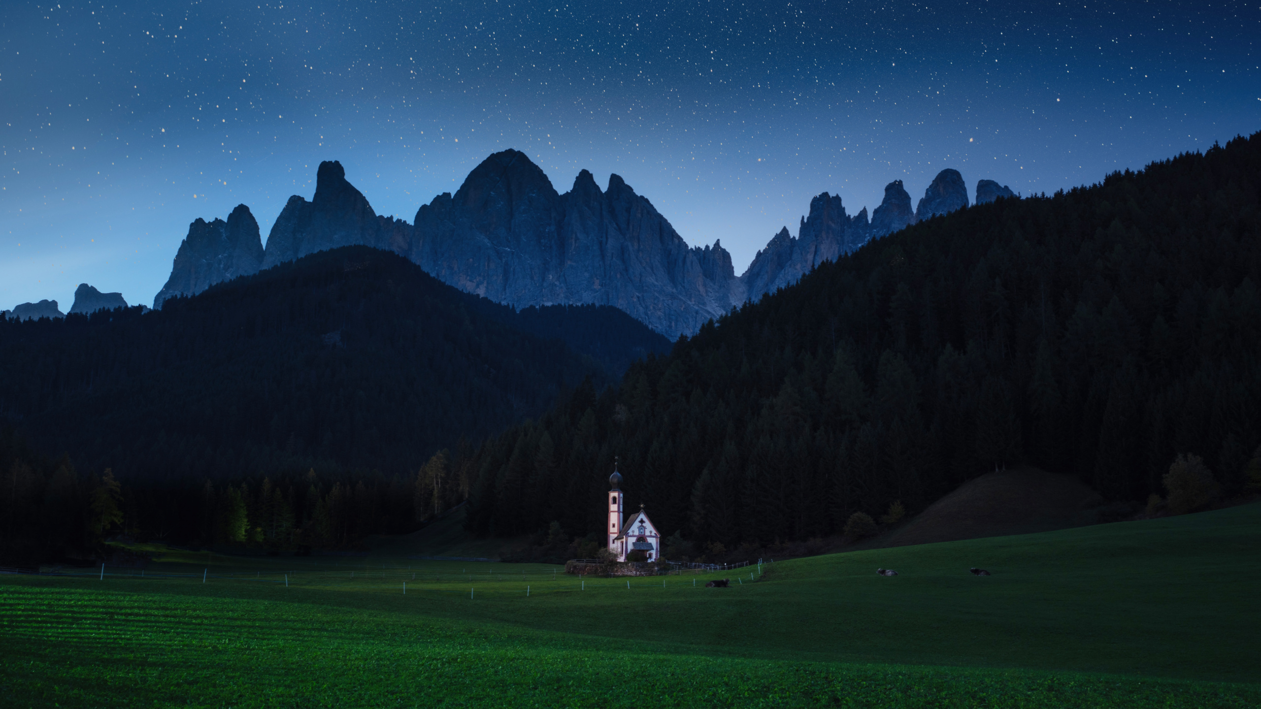 Green, Les Reliefs Montagneux, Paysage Naturel, Gamme de Montagne, Nuit. Wallpaper in 2560x1440 Resolution