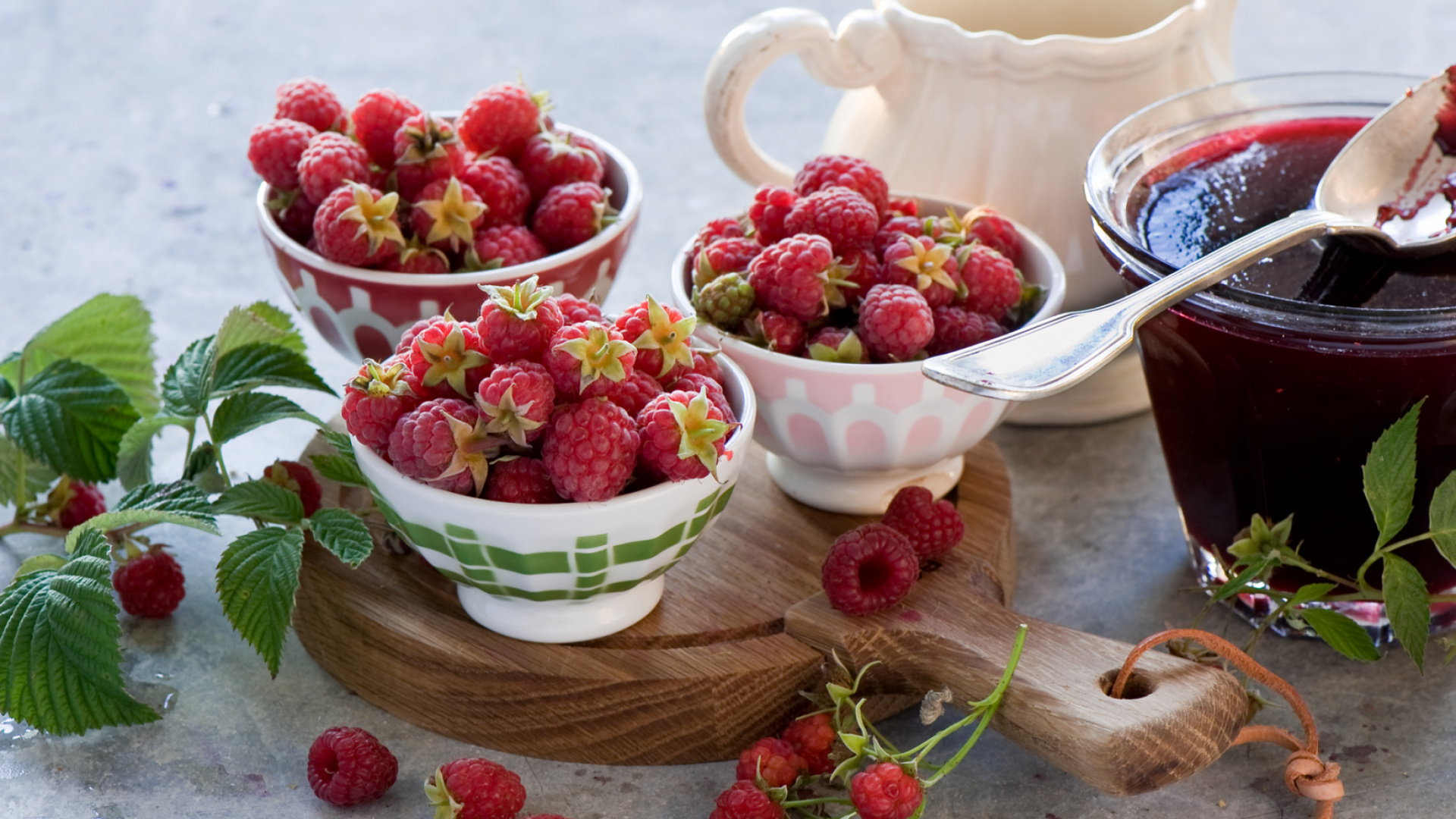 Erdbeeren in Weißer Keramikschale. Wallpaper in 1920x1080 Resolution