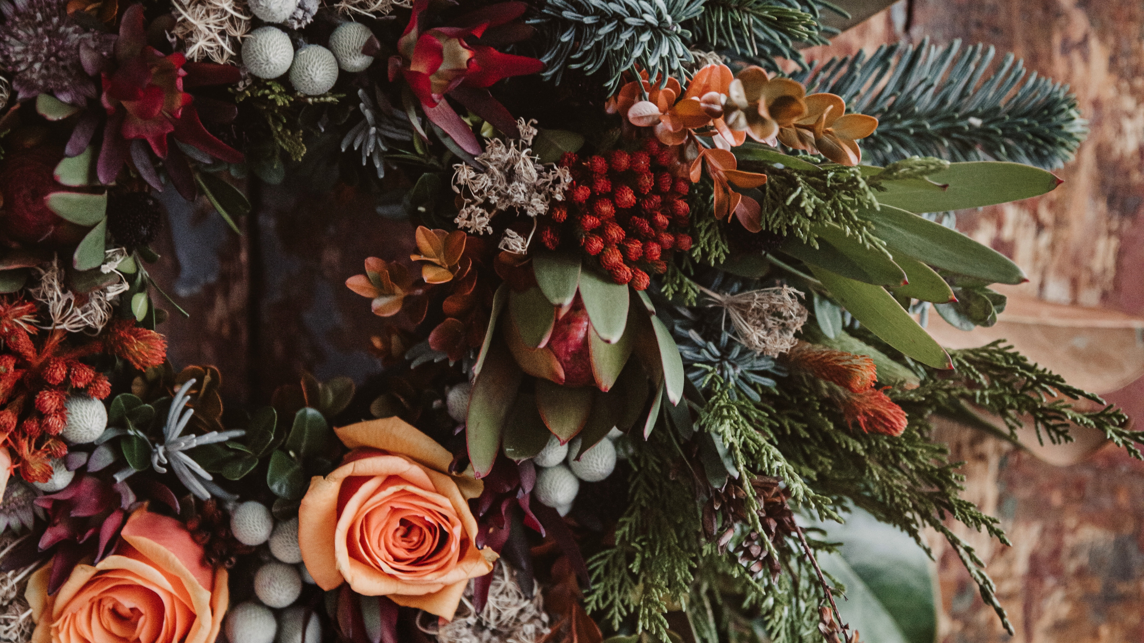 Rosas Rosadas Con Hojas Verdes. Wallpaper in 3840x2160 Resolution