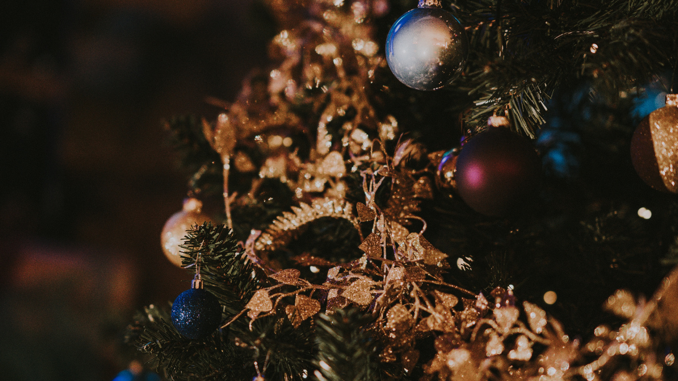 Le Jour De Noël, Les Lumières de Noël, Arbre de Noël, Ornement de Noël, Décoration de Noël. Wallpaper in 1366x768 Resolution