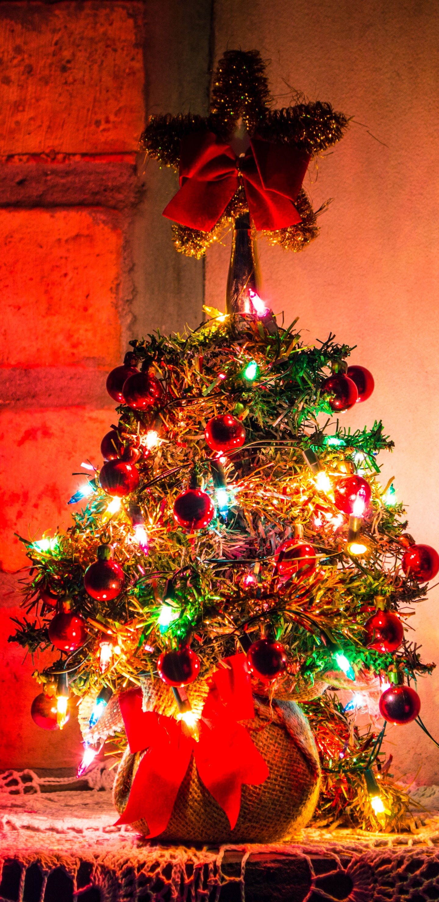 El Día De Navidad, Decoración de la Navidad, Nochevieja, la Navidad y la Temporada de Vacaciones, Luces de Navidad. Wallpaper in 1440x2960 Resolution